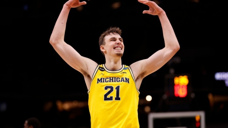 进至少两个 进至少两个